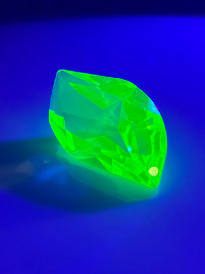 Eye Shaped Cut Uranium Glass 6.90cts