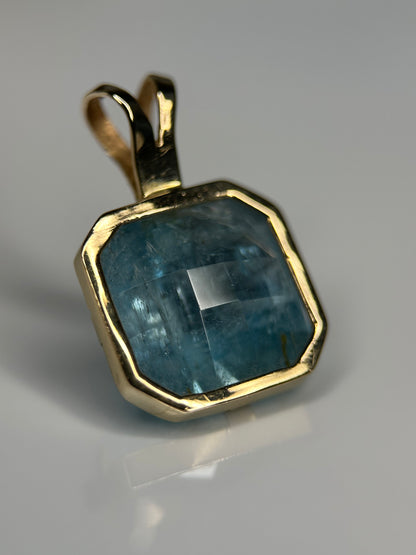 Octagonal Aquamarine Pendant