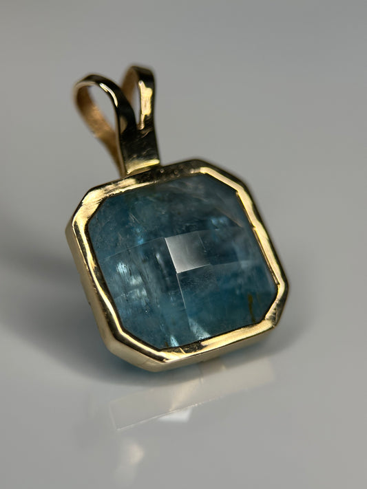 Octagonal Aquamarine Pendant