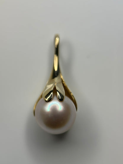 YG Pearl Pendant