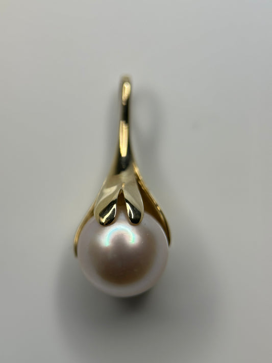 YG Pearl Pendant