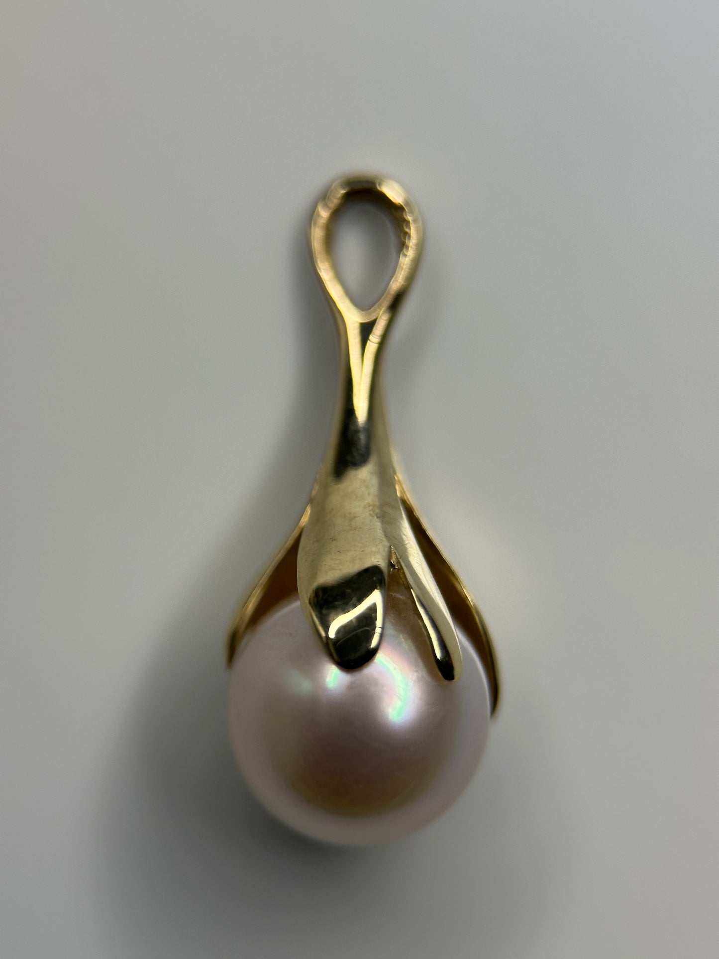 YG Pearl Pendant