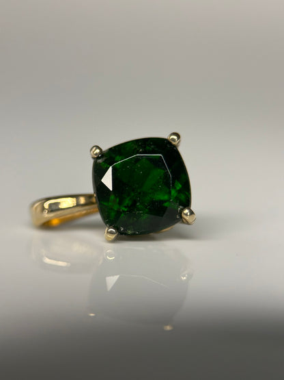 Cushion Cut Chrome Diopside Gold Pendant